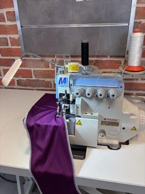 Surjeteuse industrielle 4 fils PEGASUS M952-52-2X4