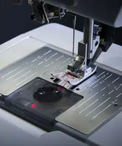 Machine à coudre PFAFF Expression 725
