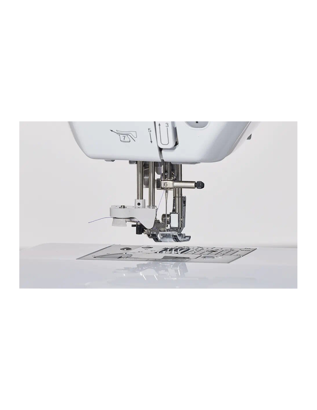 Machine à coudre électronique BROTHER Innovis F560